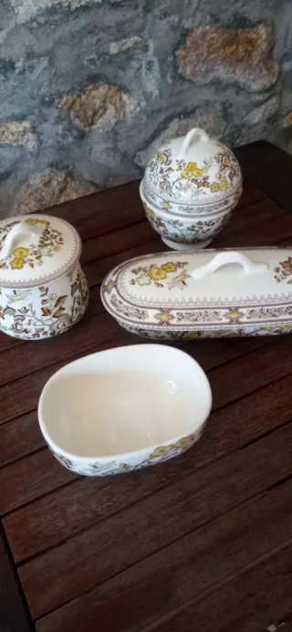 Juego tocador/ baño porcelana.