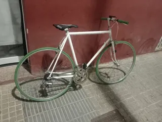Bicicleta proyecto fixie blanca