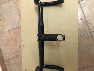 Manillar de bicicleta negro