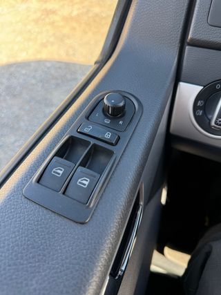 Volkswagen Multivan TEAM 2.0 TDI 140cv – 222.000Km