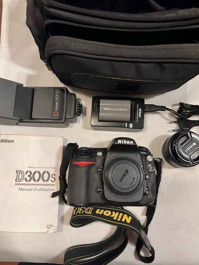 Nikon D300s + Obiettivo 50mm f/1.8