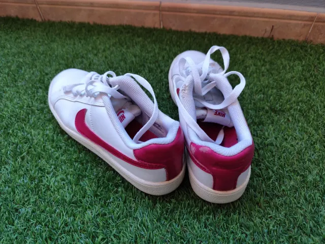 Zapatillas Nike Blancas y Rosas