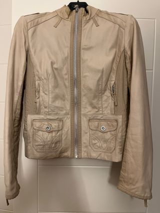 Cazadora de cuero beige