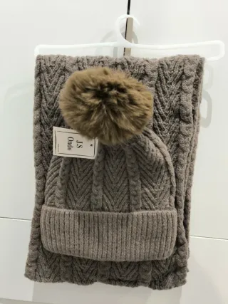 Conjunto gorro y bufanda de lana