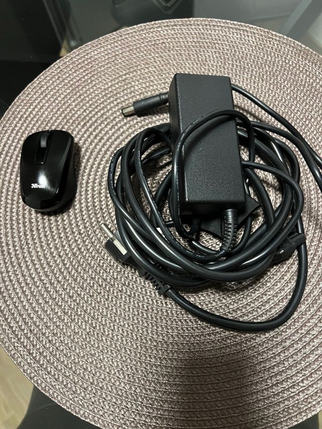 Caricatore e mouse portatili Trust
