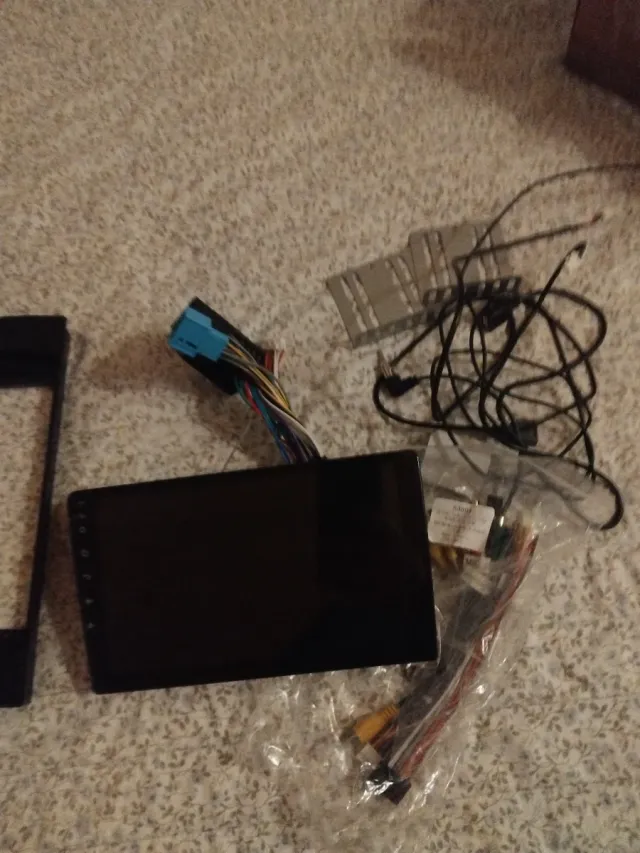 Pantalla Android 9 GPS BT Coche Nueva