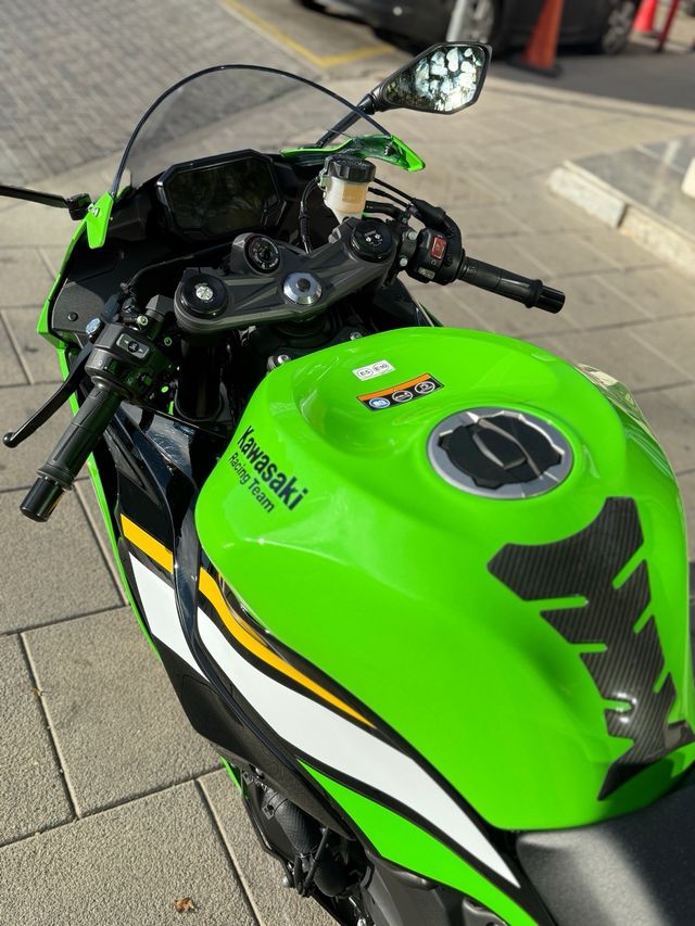 KAWASAKI ZX-6R