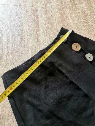 Falda pantalón negra con botones
