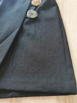 Falda pantalón negra con botones