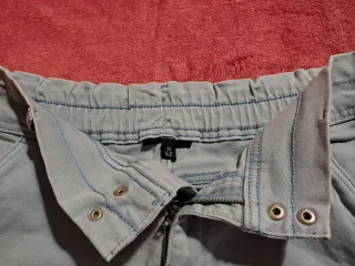 Falda vaquera azul claro.
Talla 40.
Kiabi