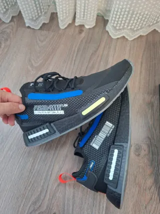 Zapatillas Adidas NMD R1 Talla 42