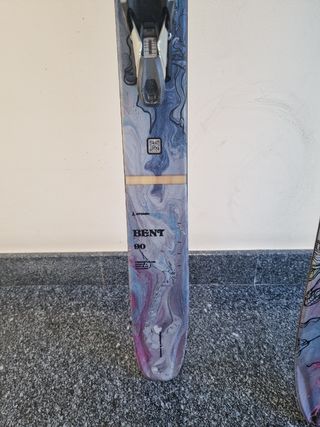 ESQUIS ATOMIC BENT 90