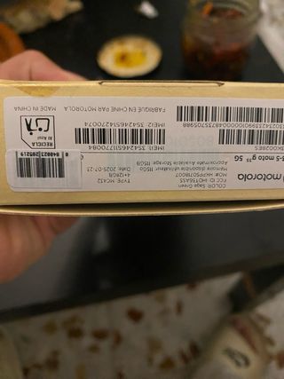 Motorola Gris funciona muy bien y tiene 128gb 8ram