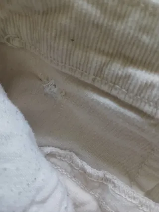 Pantaloni beige larghi