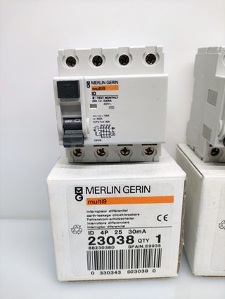 Merlin Gerin Interruttore Differenziale 23038 25A
