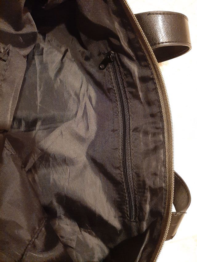 Bolso de mujer verde oscuro y negro