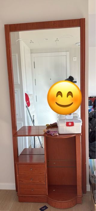 Cómoda con espejo grande