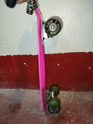 Monopatín rosa tipo Penny Board