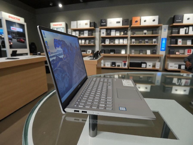 Pc Portatile Asus 15" i5  8th RAM SSD 240GB Win11 