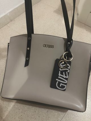 Bolso Guess Negro y Gris