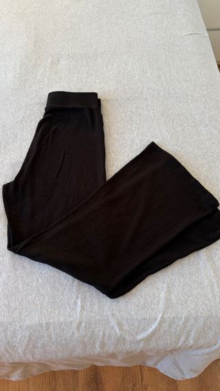 Conjunto Zara Negro Talla XS
Elástico y muy cómodo