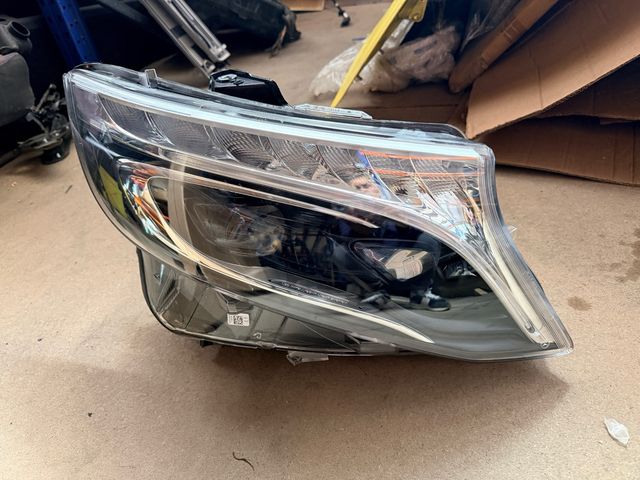 Faro LED Derecho Mercedes W447