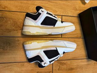 Scarpe da ginnastica num. 44