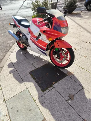 Honda CBR f2 pc25