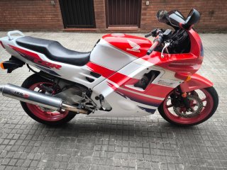 Honda CBR f2 pc25