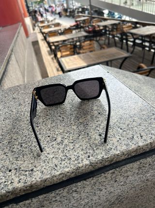 Gafas de sol Miu Miu negras