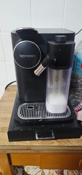 Cafetera DeLonghi Gran Lattissima