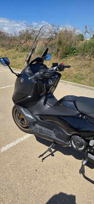 Yamaha tmax tech 560