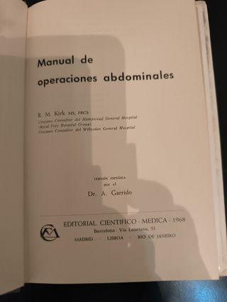 Antiguo libro de medicina. Manual de operaciones a