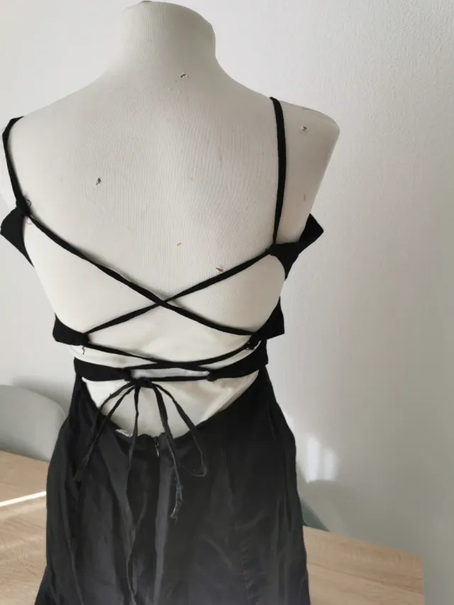 Vestido negro espalda abierta