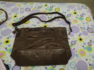 Bolso de piel marrón