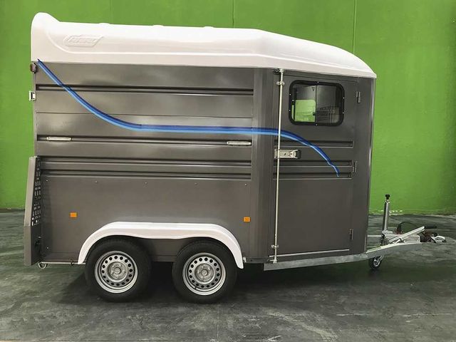 Van para 2 caballos Evolución met/pol