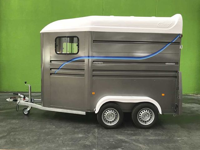 Van para 2 caballos Evolución met/pol