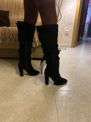 Botas altas negras con tacón