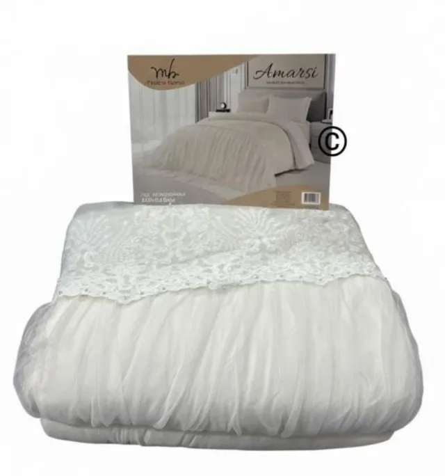 Trapunta Matrimoniale Amarsi Ricamata