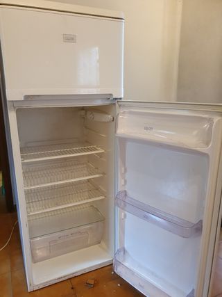 Frigorífico Zanussi blanco con congelador
