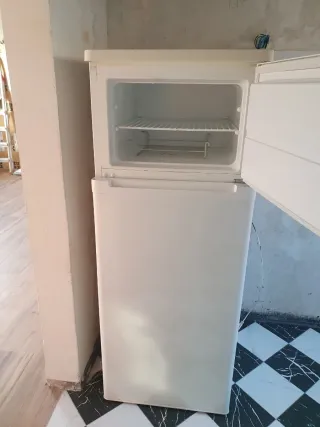 Frigorífico Zanussi blanco con congelador