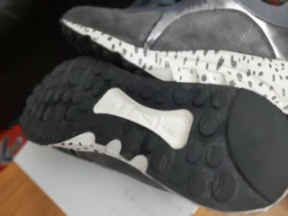 Deportivos Negros y Blancos