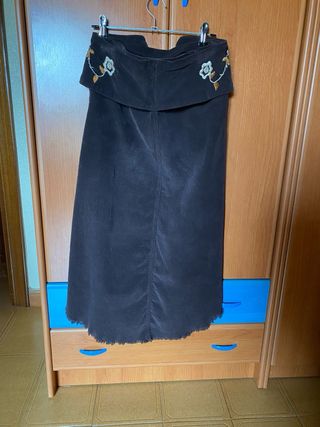 Falda midi de invierno marrón