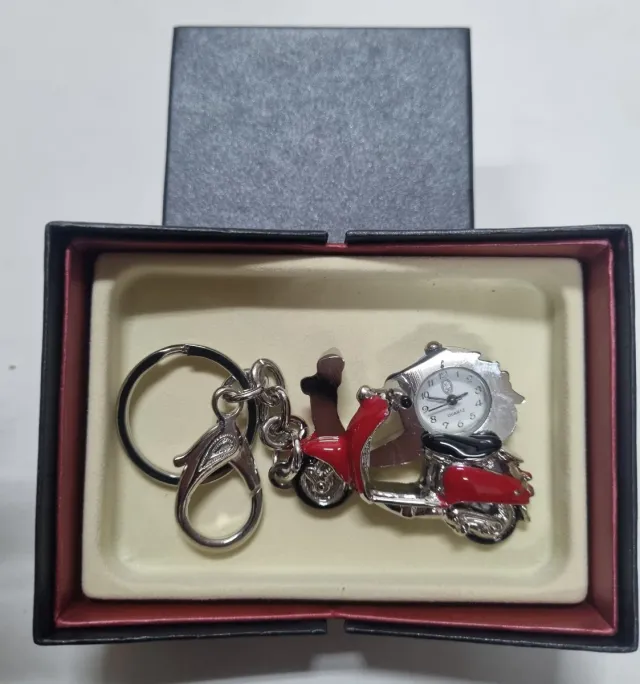 Llavero Reloj Vespa Rojo
