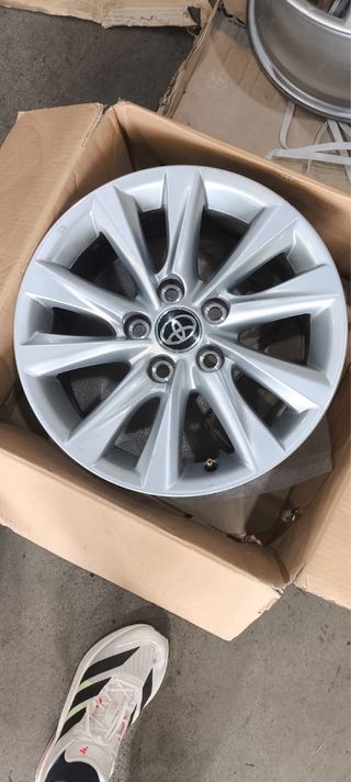Llantas Toyota Corolla Active Plus Originales