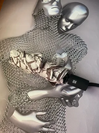 Paraguas Carolina Herrera Beige y Marrón