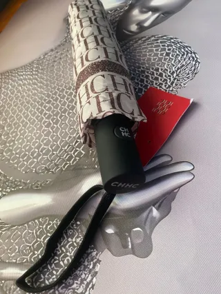 Paraguas Carolina Herrera Beige y Marrón