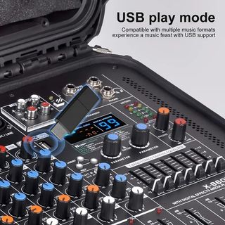 Mesa de Mezclas Autoamplificada Negra 900W