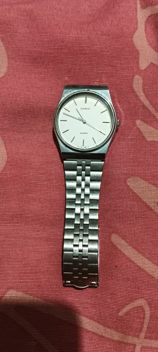Reloj Casio Plata y Blanco
