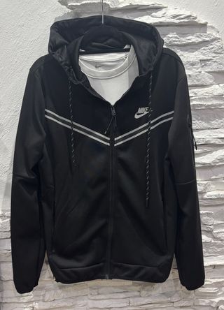 Conjunto deportivo Nike chico negro